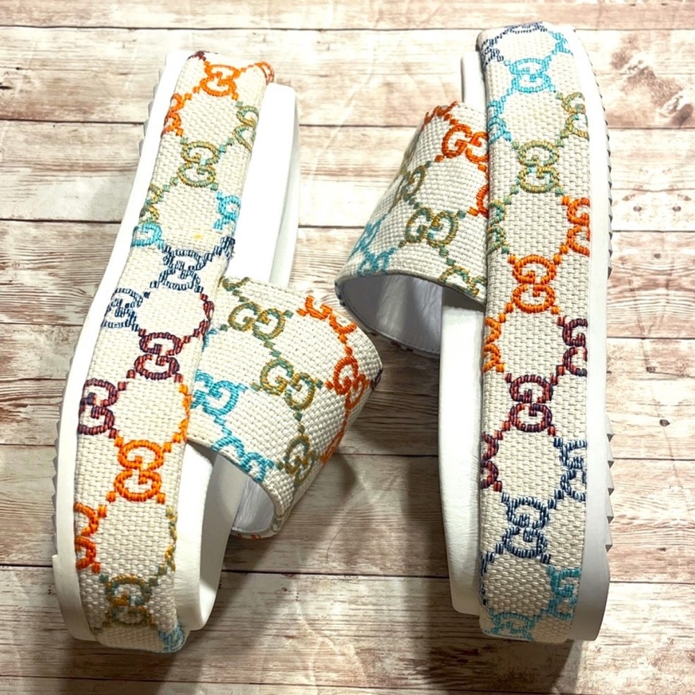 Gucci Angelina Embroidered Colorful Logo
Platform Sandals Size 40 - Picture 7 of 14